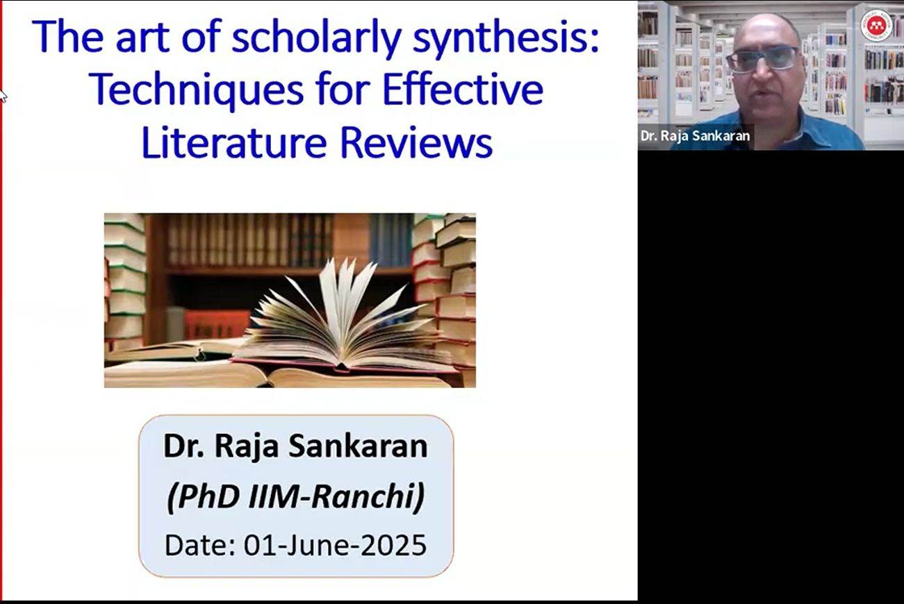 Dr. Raja Sankaran delivering expert guidance to FPM scholars during the online workshop.